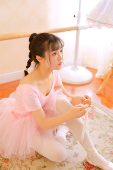 漂亮的女邻居7